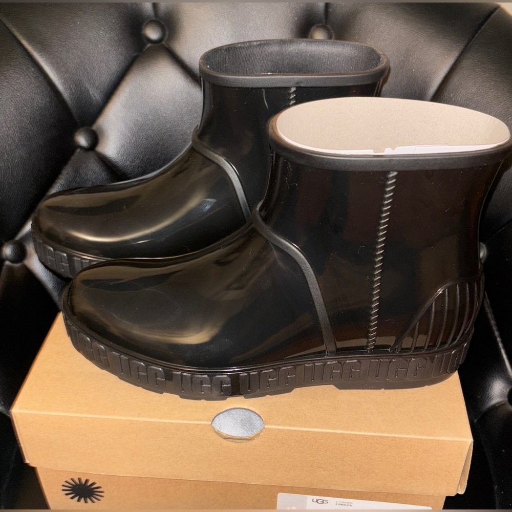 UGG Drizlita Rain Boots